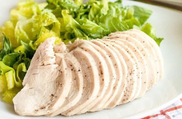 Boiled chicken meat is rich in protein and is excellent for the Japanese diet. 