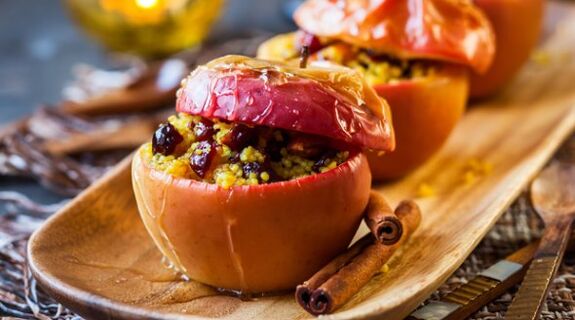 Those with a sweet tooth on the Japanese diet prepare baked apples